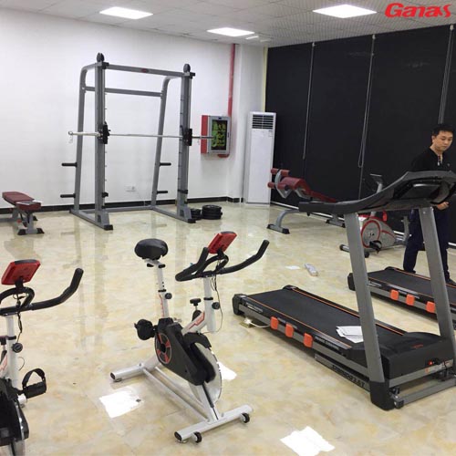 快猫APP下载安卓商用健身器材厂家完成深圳企业健身房安装