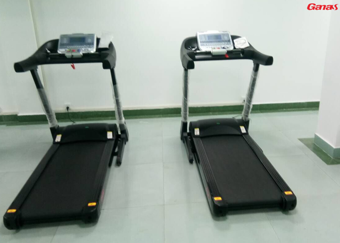 快猫成人黄色APP免费下载单位健身房