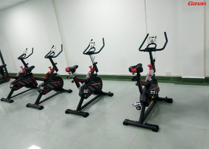 快猫成人黄色APP免费下载单位健身房