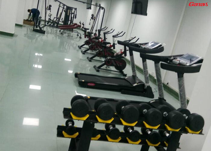 快猫成人黄色APP免费下载单位健身房
