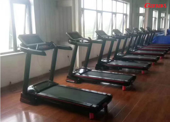 河南军区8680部队健身房图片 快猫APP下载安卓武警健身器材案例展示