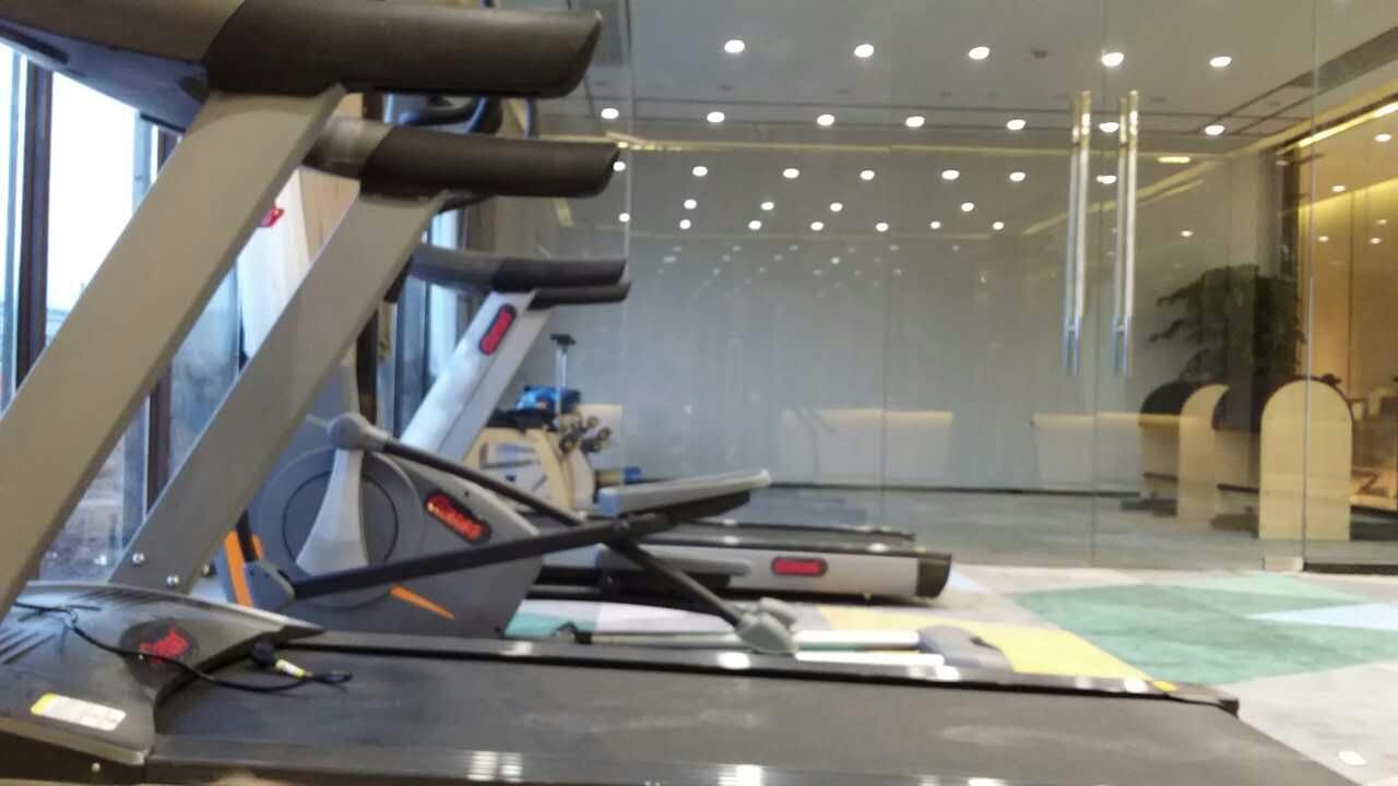 湖南怀化洪江碧桂园凤凰酒店健身器材图 快猫APP下载安卓酒店健身房案例