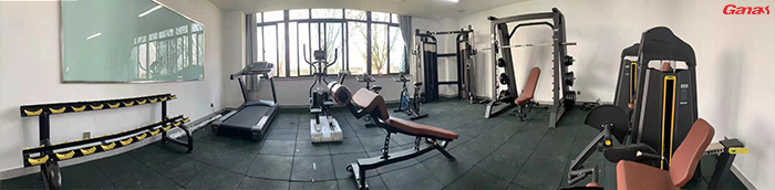 华东师范大学盐城实验学校健身房