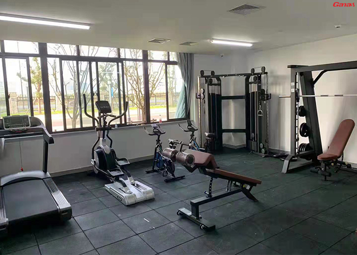 华东师范大学盐城实验学校健身房